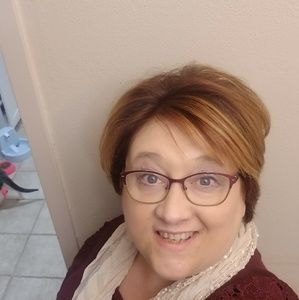 Meet your Posher, Carla